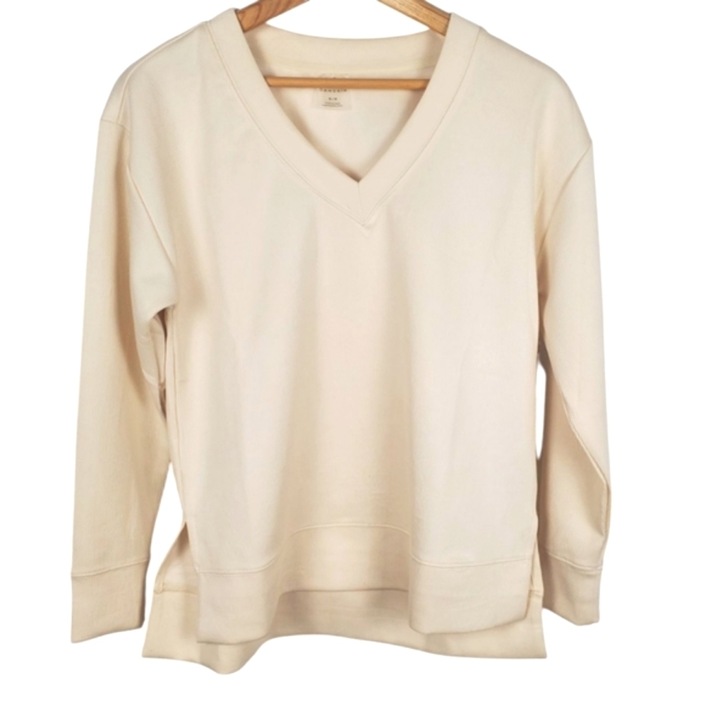 Danskin Women's Cream V-Neck Sweater. S/P. #322